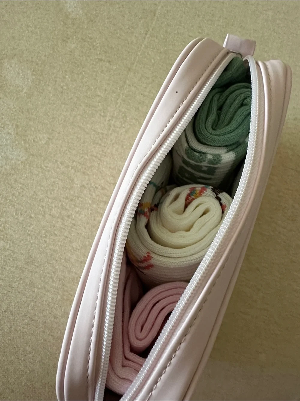Après-Ski 3-Pack Socks in a cosmetic bag